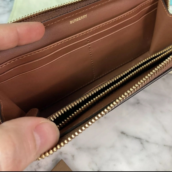 Burberry Wallet NWT - Picture 5 of 6